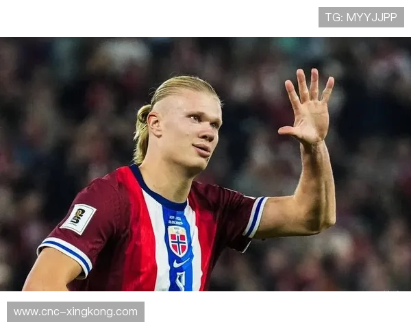 哈兰德门前抢射仅差毫厘，英超赛场再现“铁血杀手”